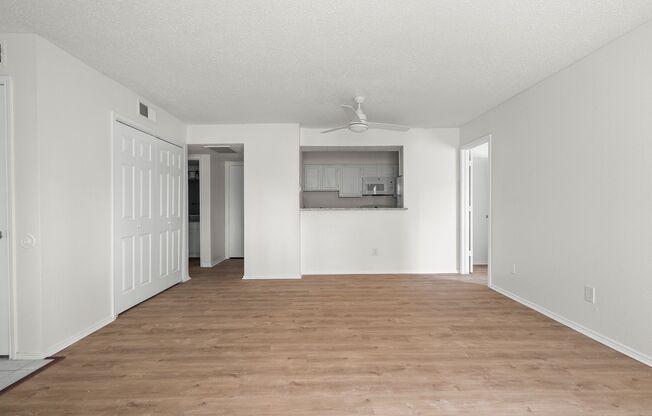 2 beds, 2 baths, 936 sqft, $1,595, Unit 200 Brothers Blvd #6102