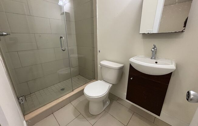 3 beds, 3 baths, 823 sqft, $1,895, Unit Unit 21