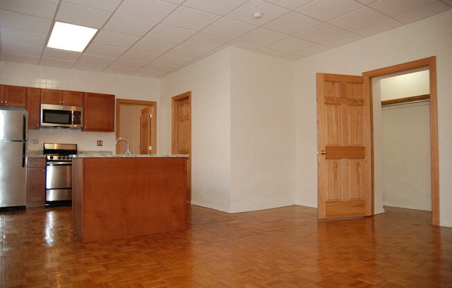 2 beds, 1 bath, 900 sqft, $2,650, Unit 620-402