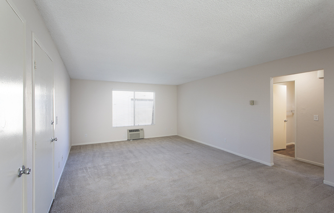 2 beds, 1 bath, $2,195, Unit 11