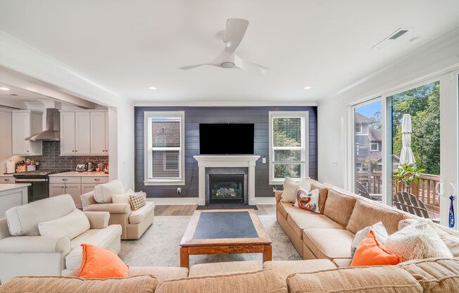 Hot Listing in Optimist Park! 3 Beds, 2.5 Baths, All the Vibes!