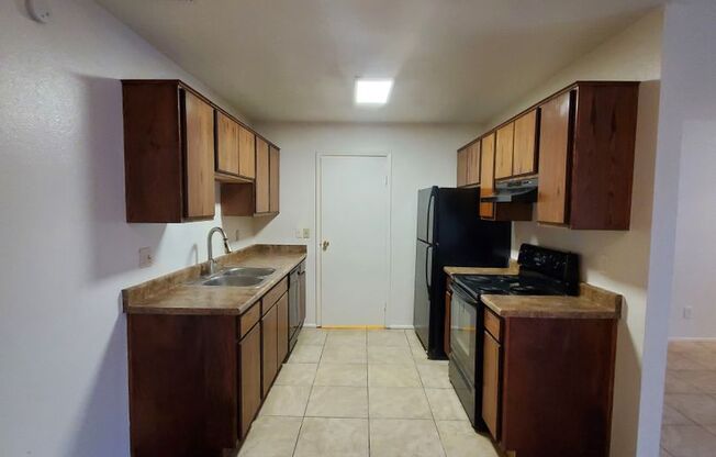 2 beds, 2 baths, $1,525