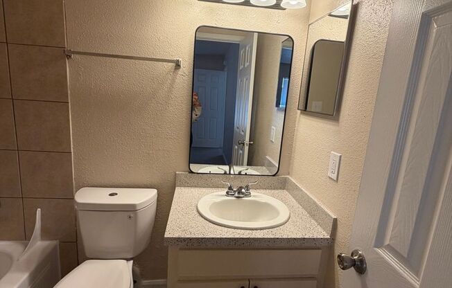 2 beds, 2 baths, 844 sqft, $1,155, Unit 216