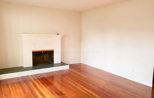 Charming 2 Bd/1 Ba (plus a bonus room) single-family house in Concord for Lease close to BART available 10/15 for Lease