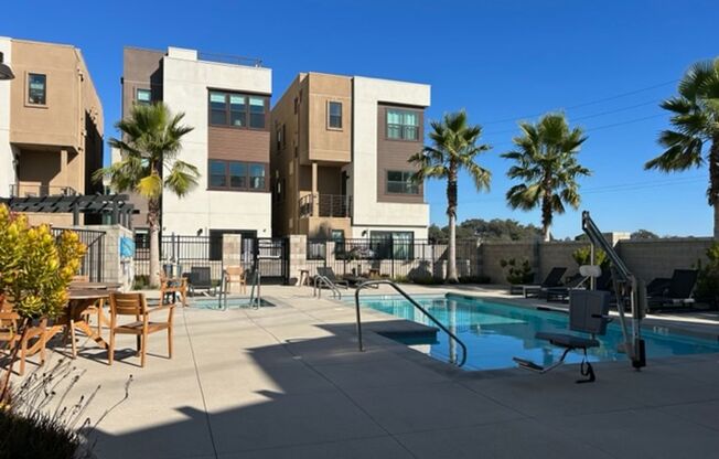 Oxnard | Shores | 3 Bed + 3.5 Bath | Canal St Haven