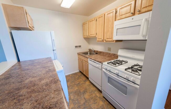 1 bed, 1 bath, 650 sqft, $1,325, Unit 2715B-1A