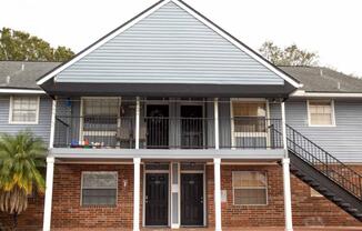 200 COUNTRY CLUB DR