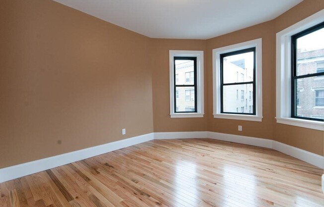 6 Lothian Rd #3