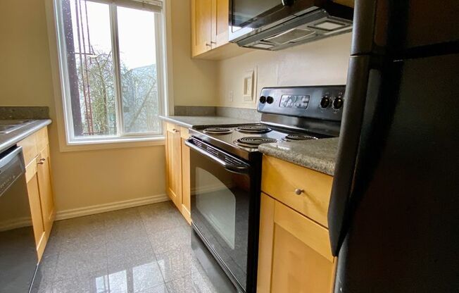 2 beds, 1 bath, 800 sqft, $2,095, Unit 1134-202