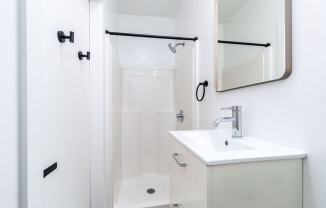 1 bed, 1 bath, 457 sqft, $1,345, Unit 33
