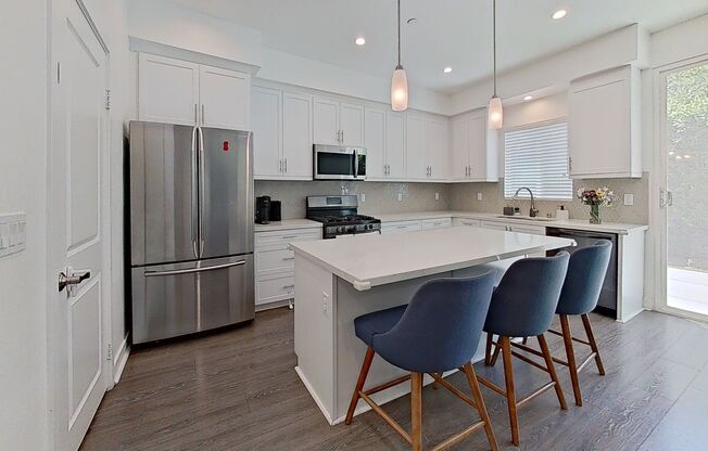 Stunning 5-Bedroom Home in the Heart of Reseda