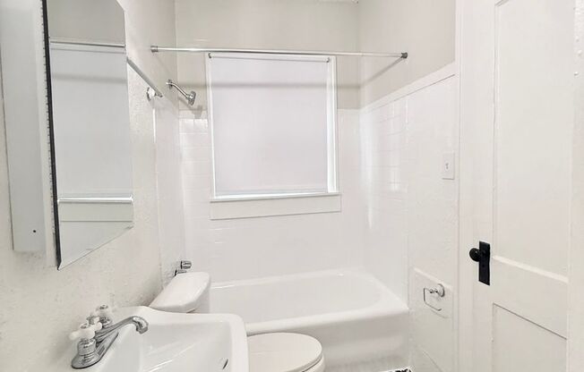 1 bed, 1 bath, $1,095, Unit B2611