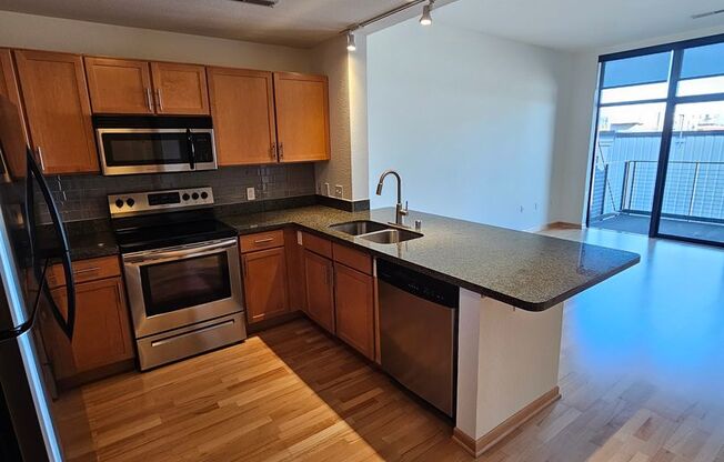 1 bed, 1 bath, 790 sqft, $1,750, Unit 313