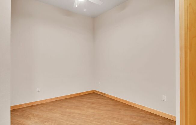 2 beds, 1.5 baths, 1,011 sqft, $2,150, Unit 412