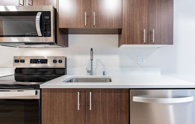 Studio, 1 bath, 307 sqft, $1,295, Unit 829
