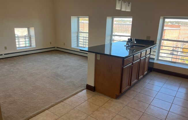 1 bed, 1 bath, 715 sqft, $1,750, Unit 504