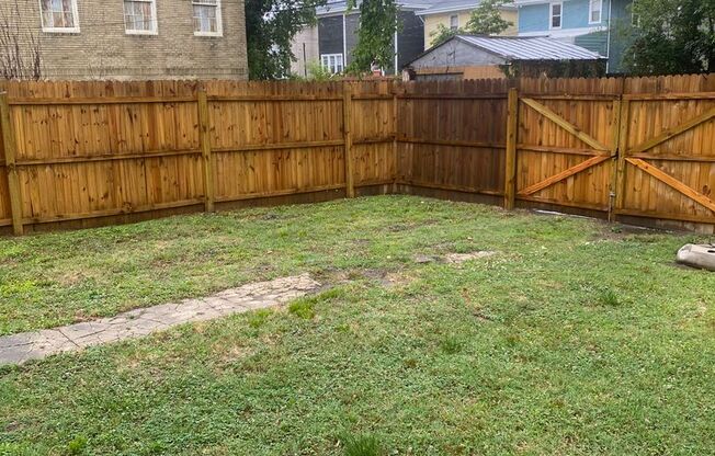 3 beds, 1 bath, 1,000 sqft, $1,625, Unit B