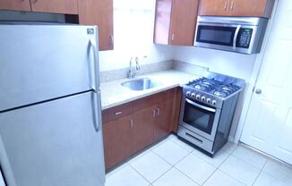 1 bed, 1 bath, 615 sqft, $2,300, Unit 3321 Barham Blvd