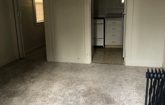 Studio, 1 bath, 320 sqft, $900, Unit 9