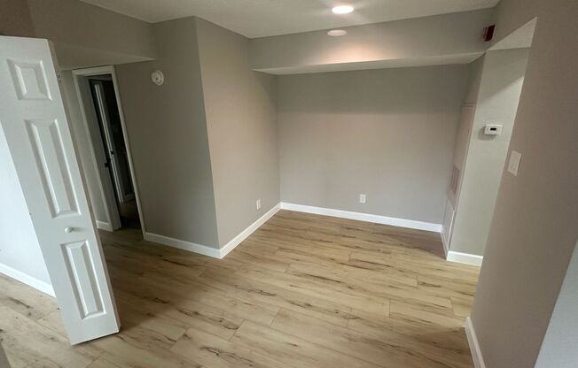 ** Move in Special $500 off your first months rent** NEWLY renovated 2 bedroom/1 bath condo in Casselberry!!