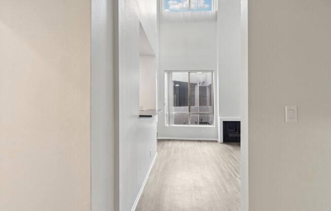 3 beds, 1.5 baths, 1,200 sqft, $2,798, Unit 409