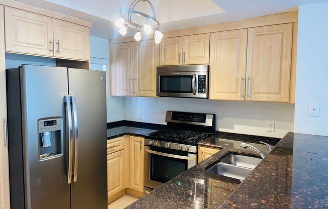 Beautiful, unfurnished luxury condo at the fabulous Meridian
