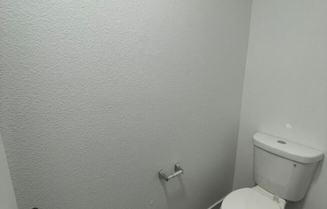 2 beds, 2 baths, $1,375, Unit UNIT 1083