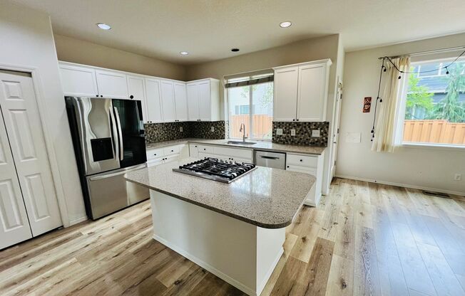 Beautiful 4 BD | 2.5 BA | Single-Family Home in Orenco Gardens | Charming Home in a Quiet Hillsboro Neighborhood  *Solar Panels Keep Your Electric Bill Low*