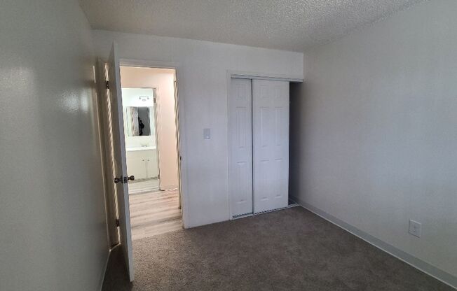 2 beds, 1 bath, 790 sqft, $1,300