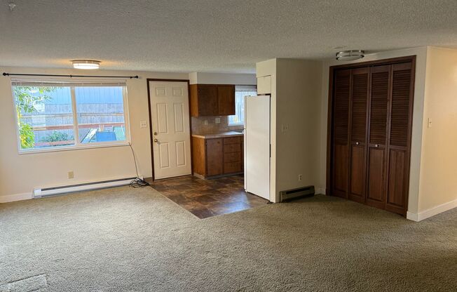 2 beds, 1 bath, $1,700, Unit 1009