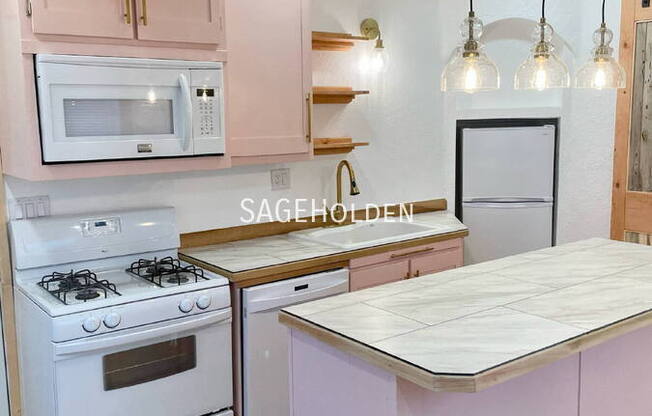 111 16 AVE S