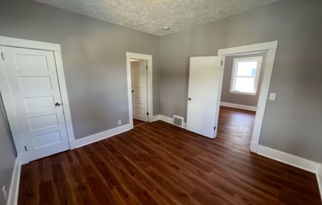 3 beds, 1 bath, $1,295