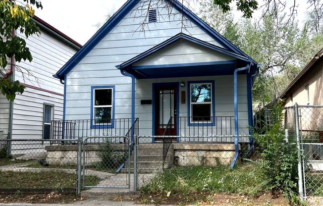 Charming 2 Bedroom Home on Westside