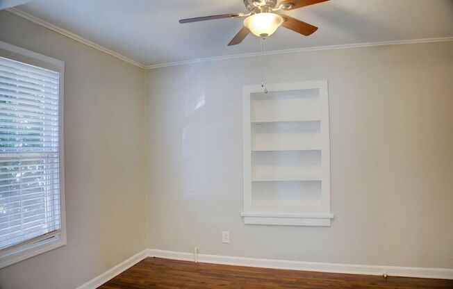 2 beds, 1 bath, 770 sqft, $1,250, Unit 4615 E 4th Place