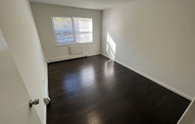 1 bed, 1 bath, 566 sqft, $2,030, Unit 215