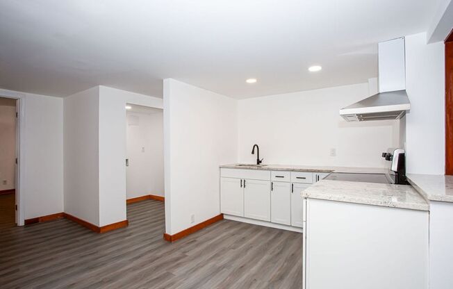 1 bed, 1 bath, 1,100 sqft, $1,195, Unit Unit B