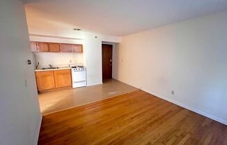 1 bed, 1 bath, $825, Unit 05
