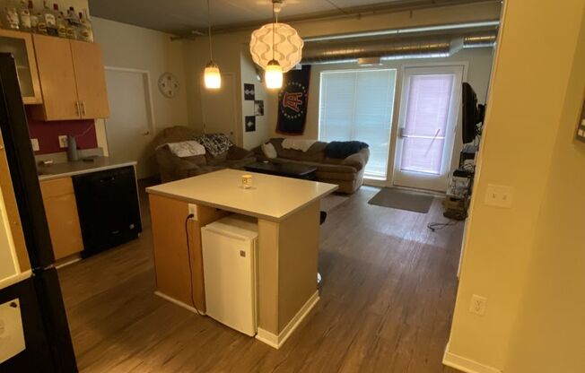 3 beds, 2 baths, $2,235, Unit 116