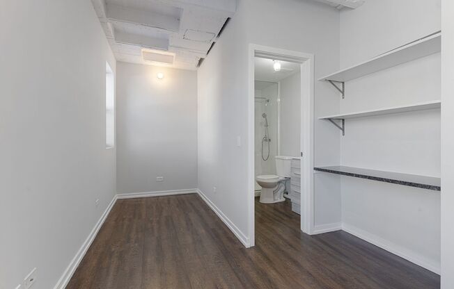 Studio, 1 bath, 172 sqft, $1,350, Unit 409
