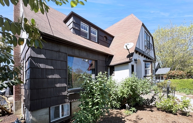 540 VAN BUREN ST