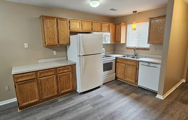 30328 WEDGEWOOD CIR