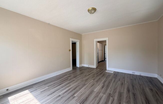 Beautifully Updated 2BD/1BA Home / 2 Weeks Free Rent Credit upon approval and move in!!