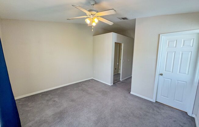 2 beds, 2.5 baths, $1,350, Unit Unit #912