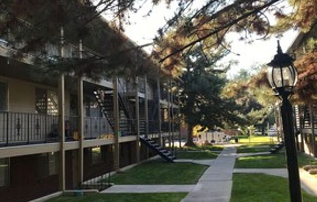 2 beds, 1 bath, 935 sqft, $1,299, Unit 30