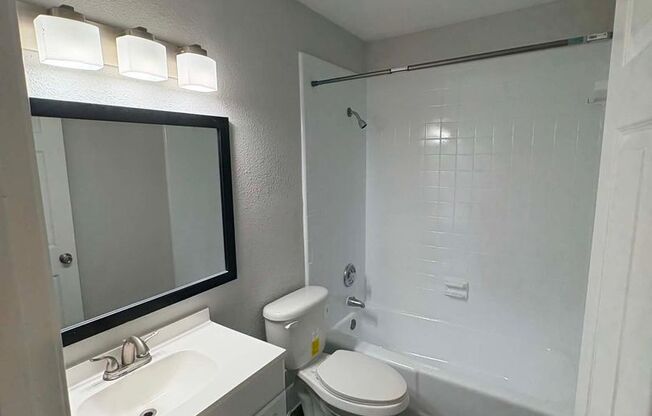 2 beds, 2 baths, 931 sqft, $1,225, Unit 02-0208