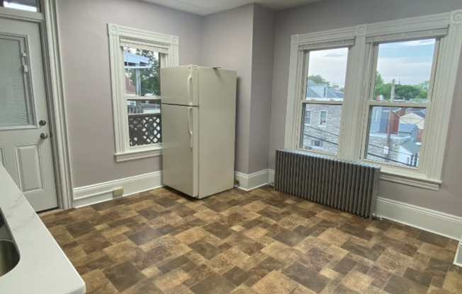 332 W LEMON ST