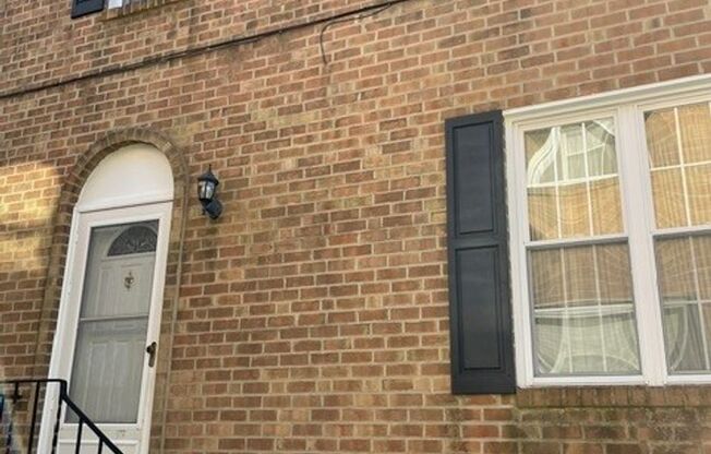 Stunning 6-Bedroom Home with Parking Spot and Large Yard! Available NOW!