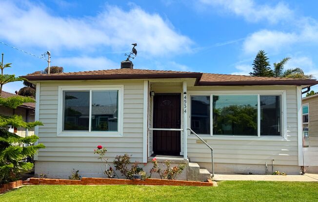 Beautiful 3/2 on a Great Block in Ocean Beach