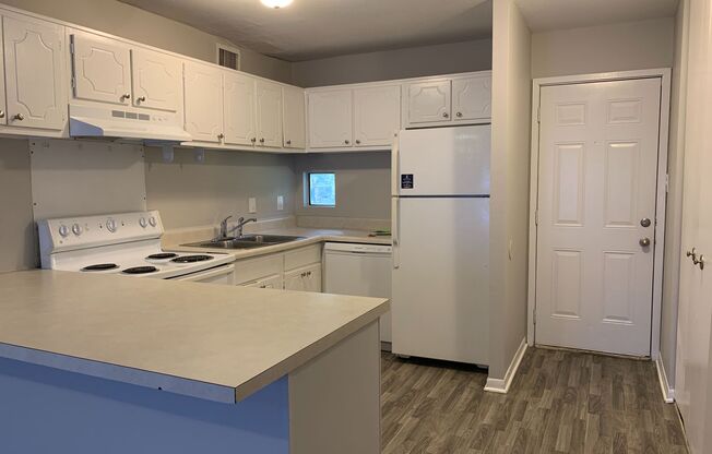 1 bed, 1 bath, 790 sqft, $1,195, Unit 15H