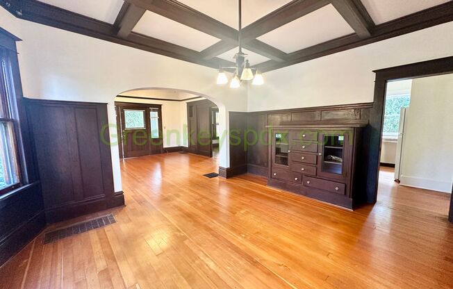 4725 and 4727 NE 10th Ave